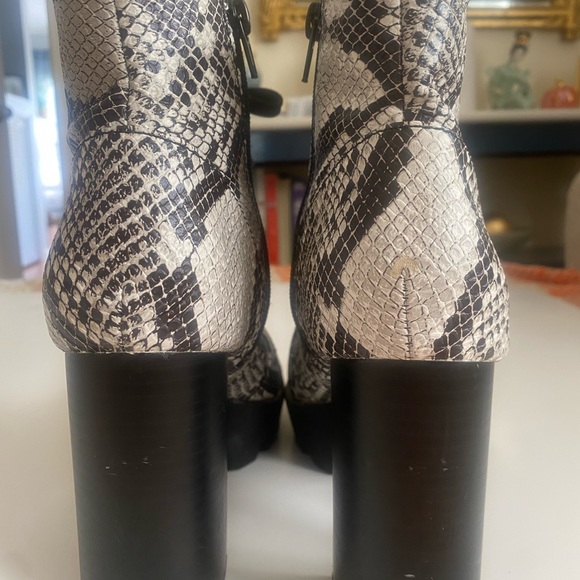 Bamboo Snakeprint Boots High Heel Size 7.5 - Picture 4 of 9